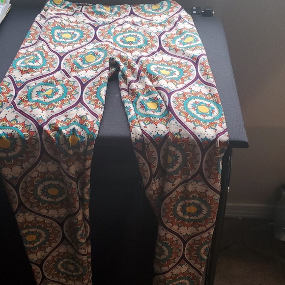 Leggings - Picture 2 of 3